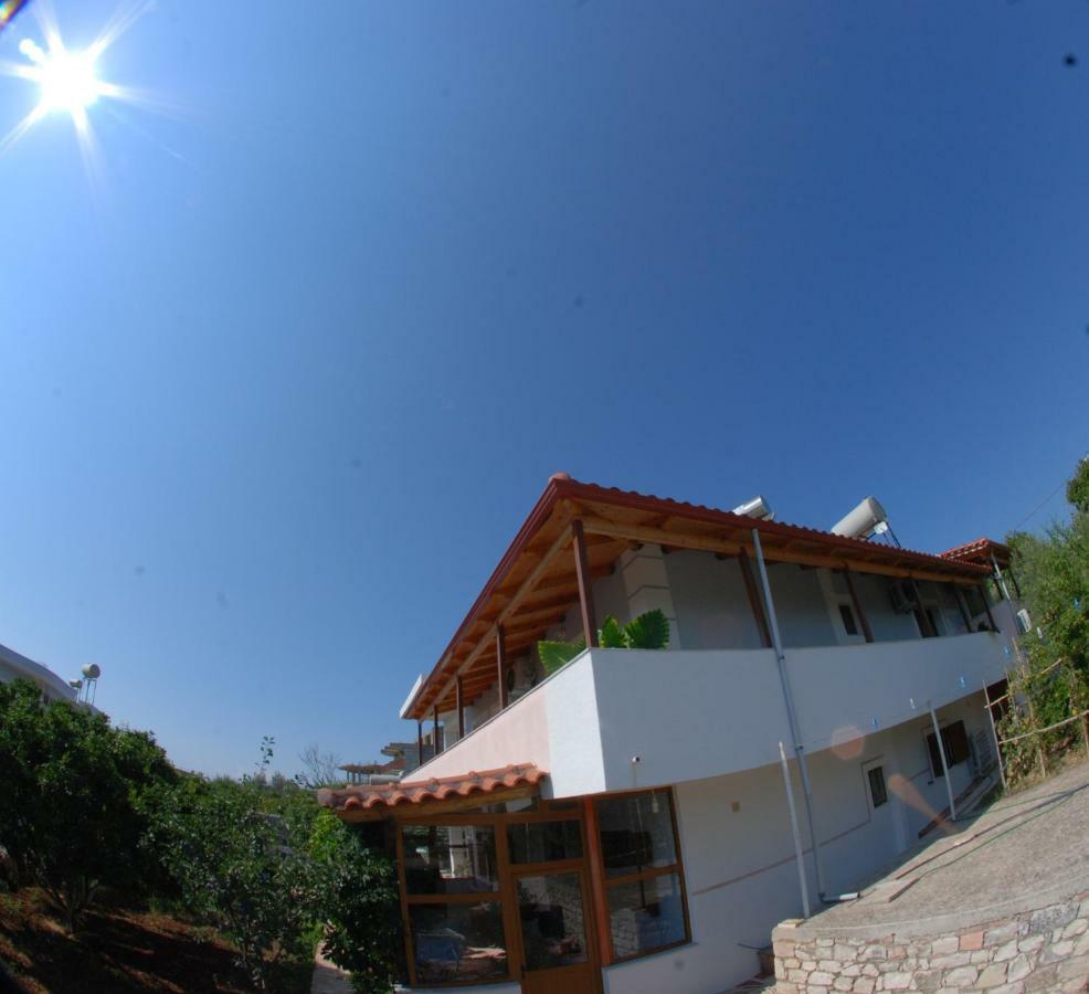 Natural Holiday Houses Ksamil Exteriör bild